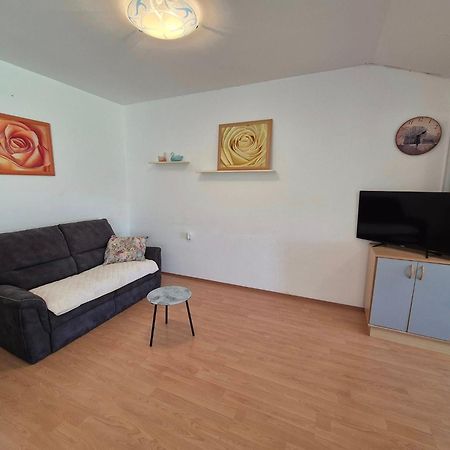 Apartments Velinka Mundanije Zewnętrze zdjęcie