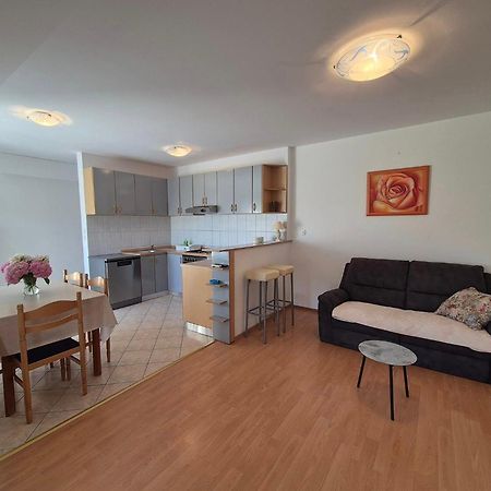 Apartments Velinka Mundanije Zewnętrze zdjęcie