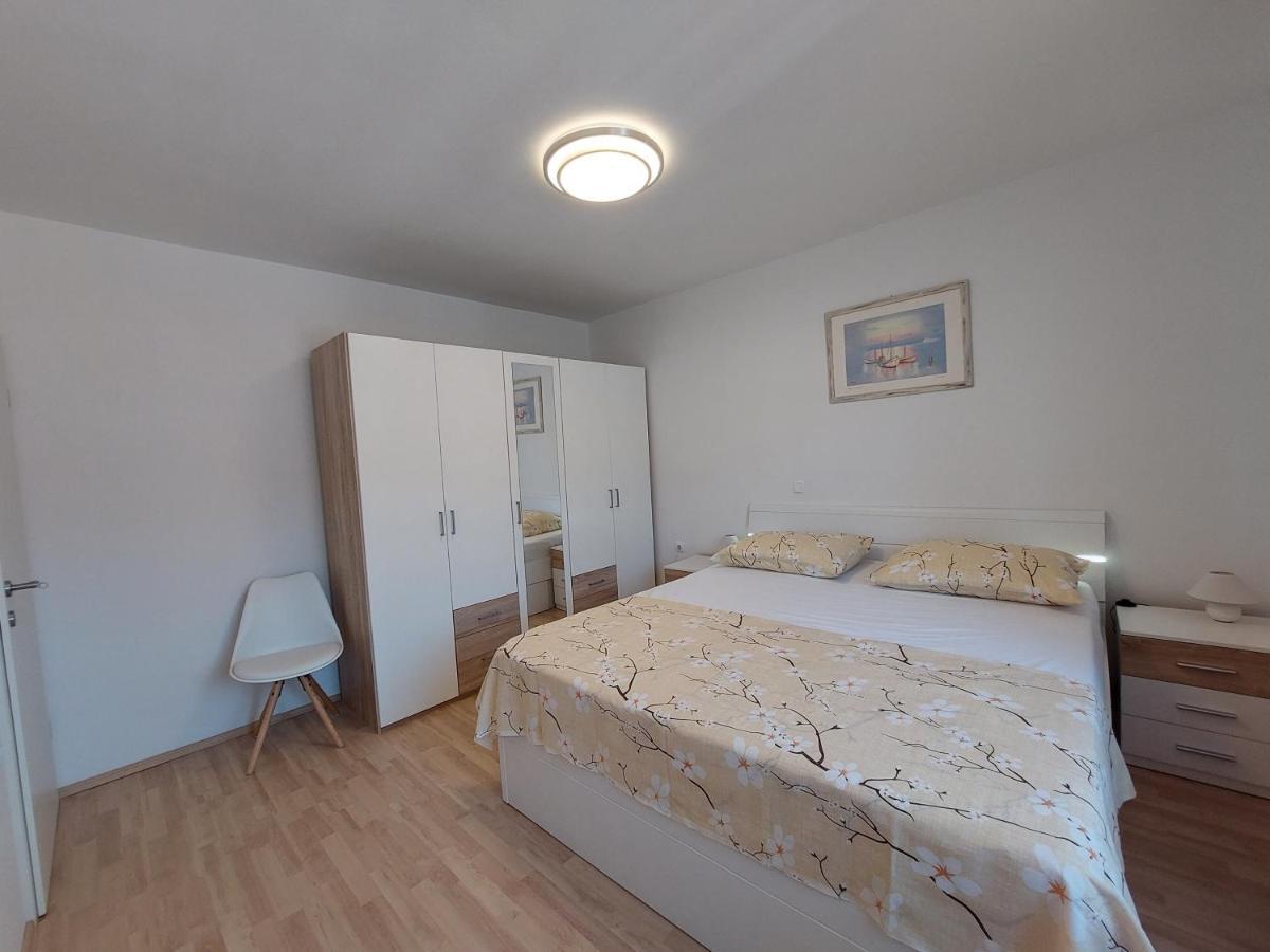 Apartments Velinka Mundanije Zewnętrze zdjęcie