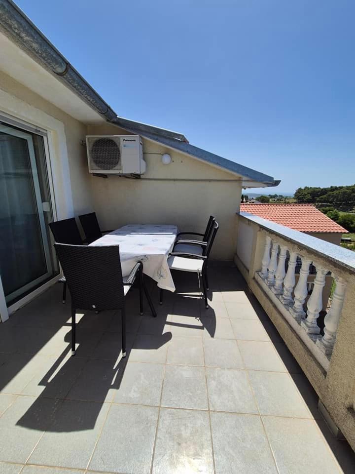 Apartments Velinka Mundanije Zewnętrze zdjęcie
