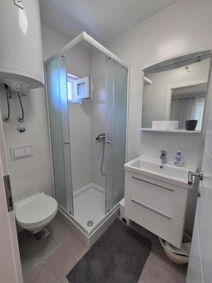 Apartments Velinka Mundanije Zewnętrze zdjęcie