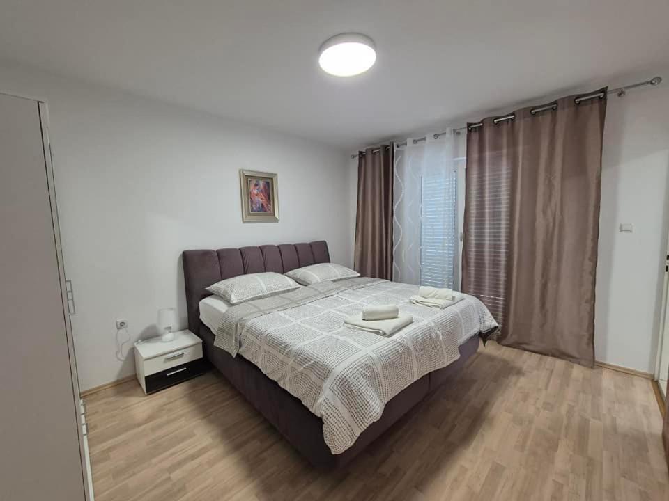 Apartments Velinka Mundanije Zewnętrze zdjęcie