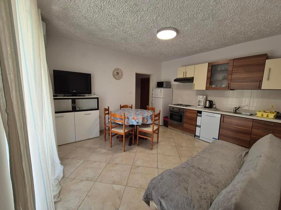 Apartments Velinka Mundanije Zewnętrze zdjęcie