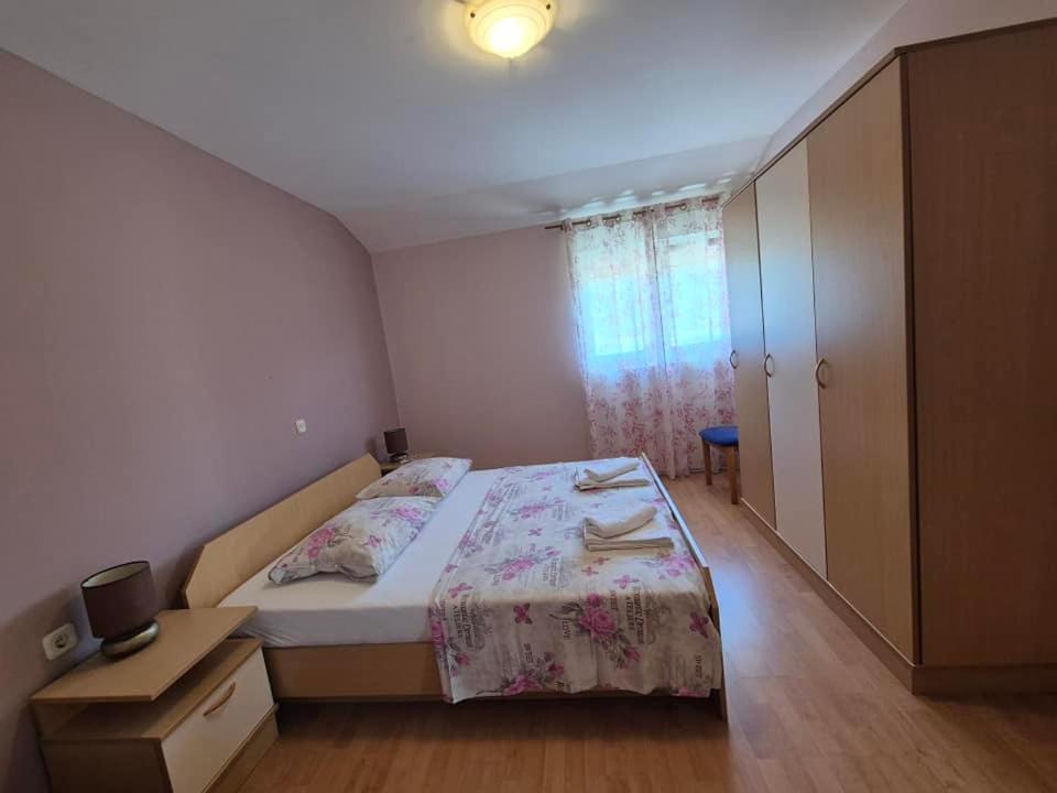 Apartments Velinka Mundanije Zewnętrze zdjęcie
